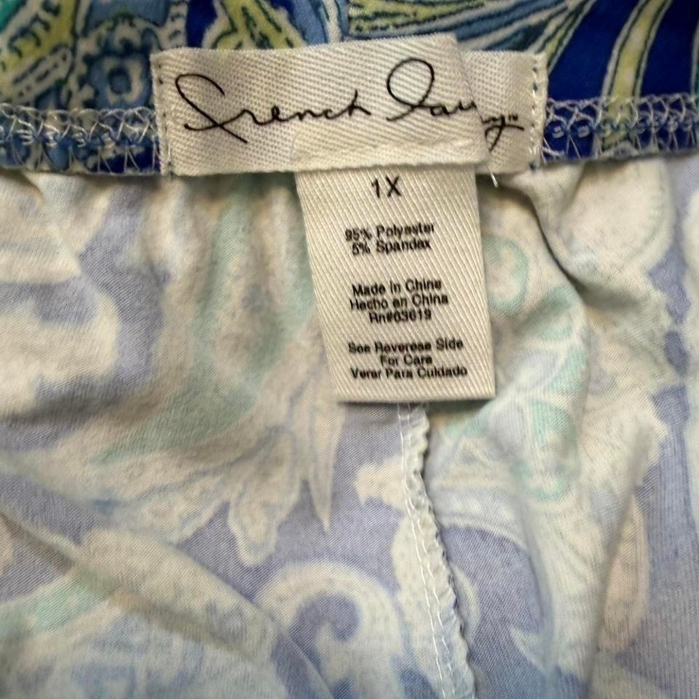 French Laundry Blue & Green Paisley Printed Capri Leggings - Picture 5 of 9